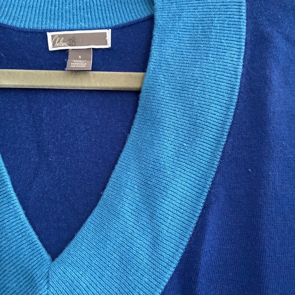 Chelsea 28 Knit V Neck - Picture 3 of 7